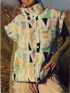 Free People Movement In A Bubble Printed Puffer Vest
Blocked Logo Primaloft NWT